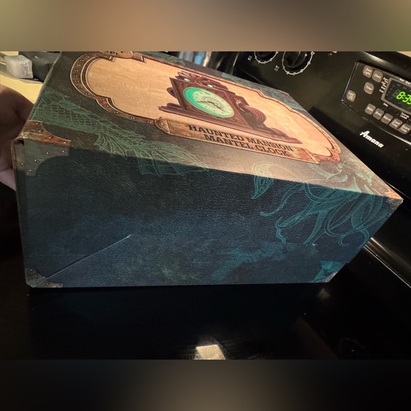 Disney Cruise Line DCL Treasure Haunted Mansion Parlor Light Up Mantel Clock NEW - Picture 6 of 6